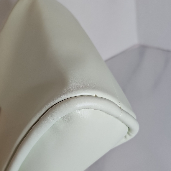 A New Day Light Green Crossbody Bag - Picture 9 of 9